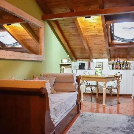 Casa In Contrada: Cozy Flat In Old Town Apartament Bellano